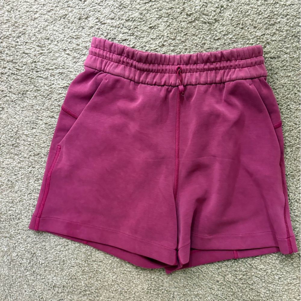 lululemon soft stream shorts